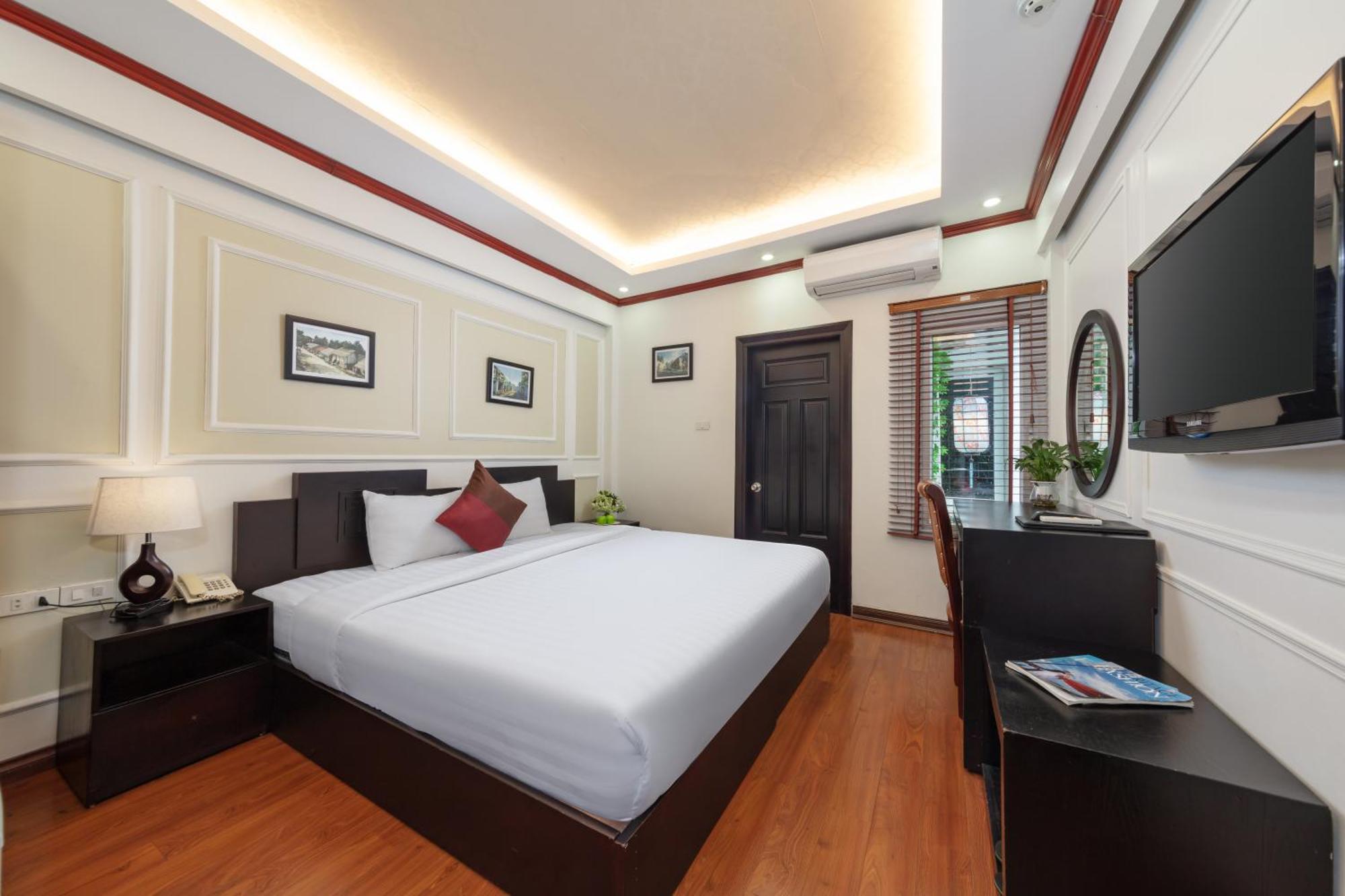 Viet Premium Hotel By Lake View Hospitality — Photos 1